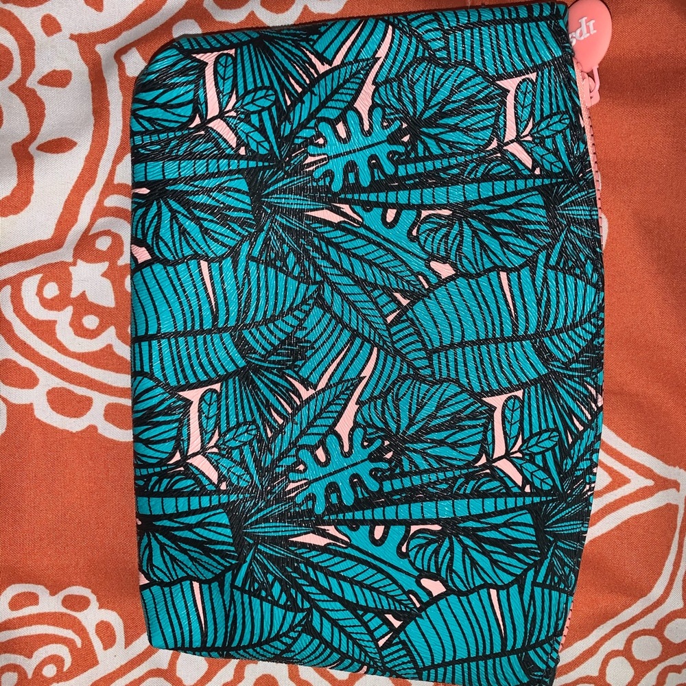 Ipsy makeup bag